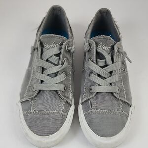 Blowfish Women's Distressed Gray Lace Slip-On Sneakers, sz 8.5